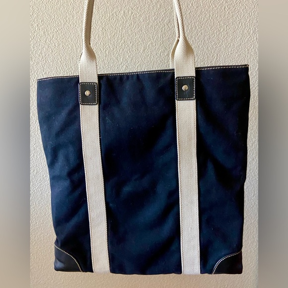Gap Tote Bag - Picture 1 of 5
